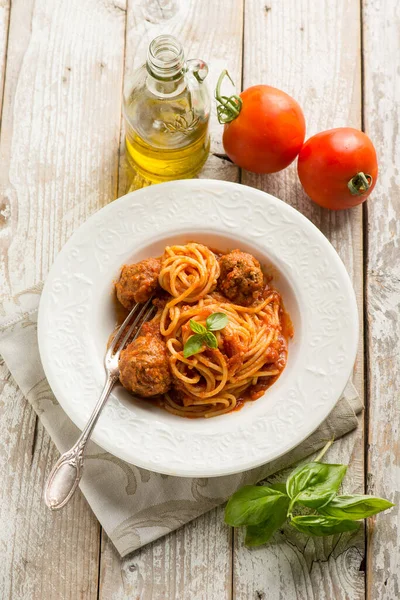 Spaghetti Med Köttbullar Och Tomatsås — Stockfoto