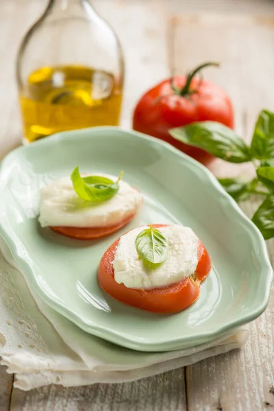 Insalata Caprese Ricetta Tradizionale Italiana Mozzarella Pomodoro — Foto Stock