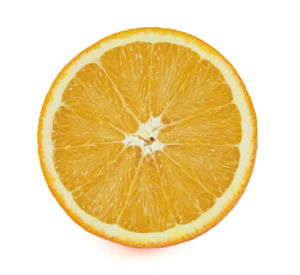 Rebanada de naranja aislada sobre fondo blanco — Foto de Stock