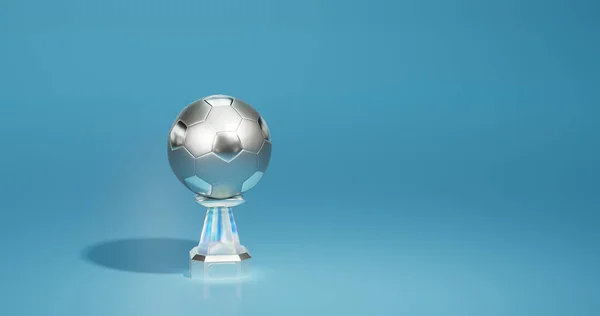 ソフトライトブルーの背景を持つ明るいサッカーシルバートロフィー — ストック写真