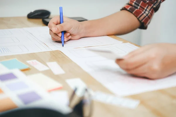 Programador Designer Trabalhando Desenvolvimento Software Tecnologias Codificação Tecnologia Desenvolvimento Móvel — Fotografia de Stock