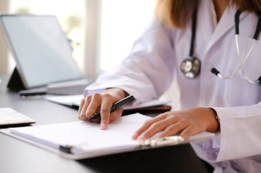 Sağlık ve doktor hizmetleri.