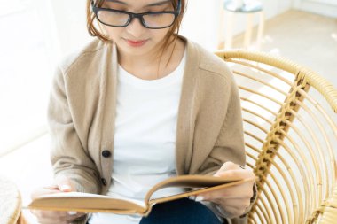 Kitap okuyordum. Eğitim, Akademik, Öğrenim Okuma ve Sınav Konsepti.