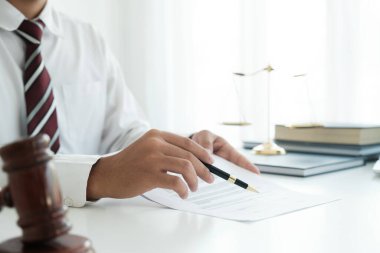 Başarılı bir müzakere anlaşması sonrasında legle anlaşmasının ortaklık anlaşmasıyla imzalanması.