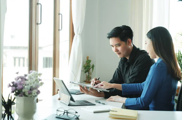 Affärsman Lagarbete Möte Och Diskutera Investeringen Lagarbete Möte Arbetskoncept — Stockfoto