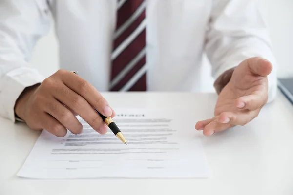 Close Businessman Signing Legle Agreement Document Contract Partnership Agreement Successful — Stock Photo, Image