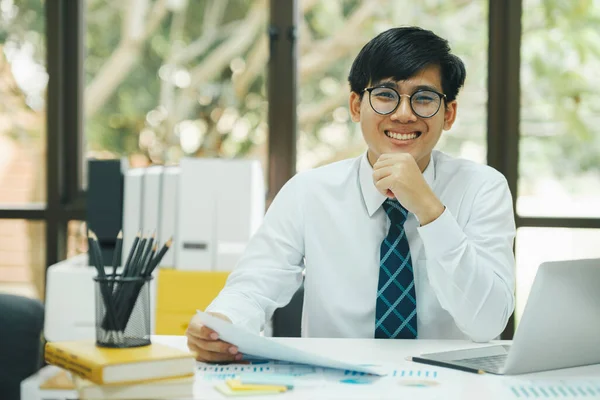 Happy Asian Businessman Planning Analyse Investment Marketing Data Laptop — 图库照片
