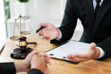 Başarılı bir müzakere anlaşması sonrasında legle anlaşmasının ortaklık anlaşmasıyla imzalanması.