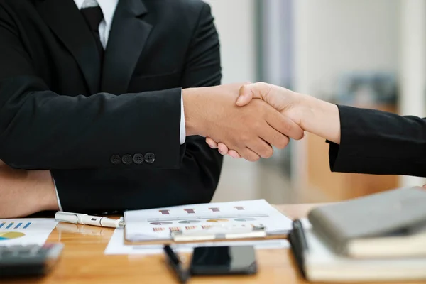 Businesspeople Shaking Hands Signing Contract While Standing Together Sunny Modern — Foto de Stock