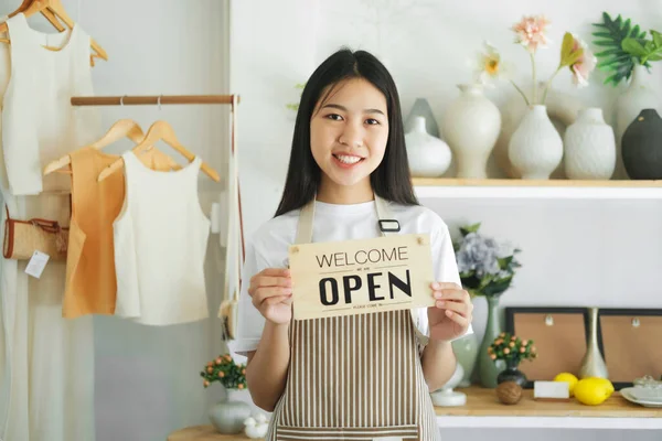 Open Business Owner Woman Wearing Protection Turning Open Sign Board - Stock-foto