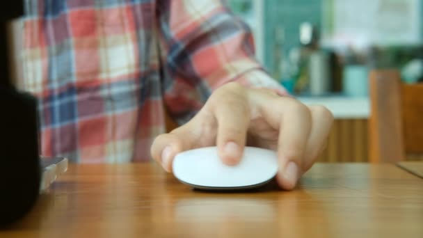 Closeup Young Asian Businesswoman Hand Using White Mouse Clicking Office — Vídeo de Stock