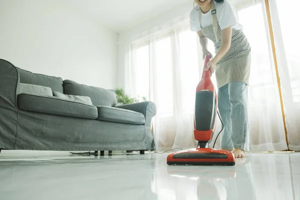 Young Woman Casual Clothes Cleaning Floor Using Vacuum Cleaner Cleaning — Stock Photo, Image