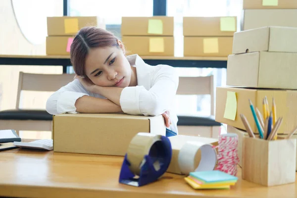 Asian Female Online Business Owner Feeling Disappointed Frustrated Checking Online — Stock Photo, Image