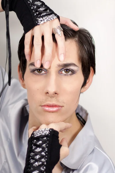 eldivenli şık ve baştan çıkarıcı adam