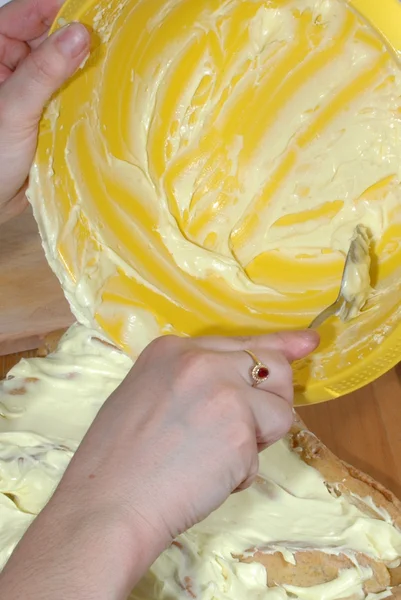 Making the cake — Stock Photo, Image