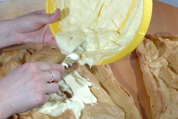 Making the cake — Stock Photo, Image