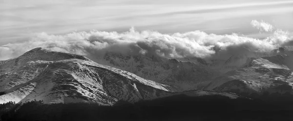 Cloudy mountain panorama — Stock Photo, Image