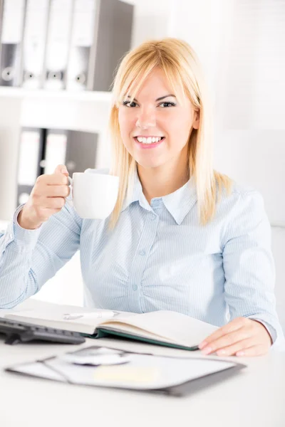 Tar en paus från arbetet — Stockfoto