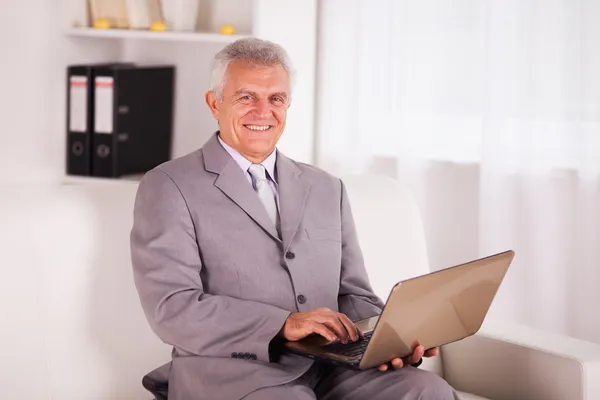 Senior businessman — Stock Photo, Image