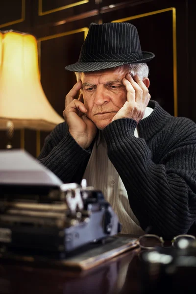 Worried Retro Senior Man writer — Stock Photo, Image