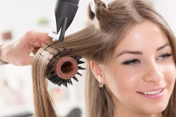 At the hairdresser's — Stock Photo, Image