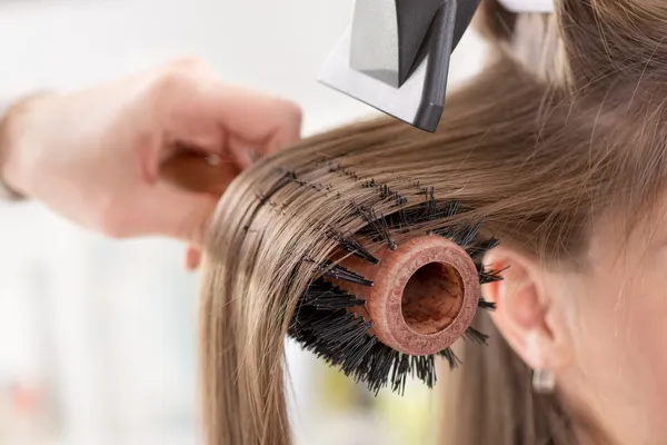 Hår torkning. — Stockfoto