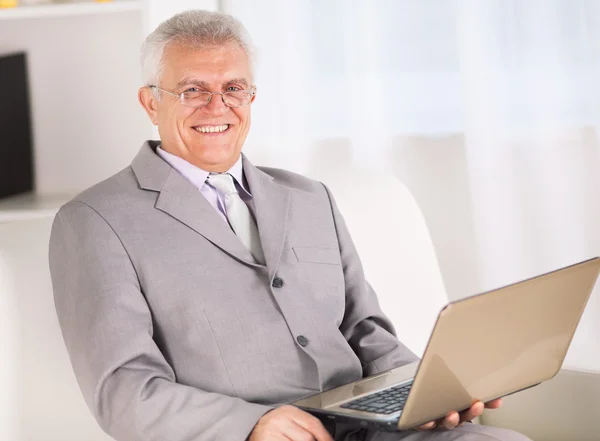 Senior businessman — Stock Photo, Image