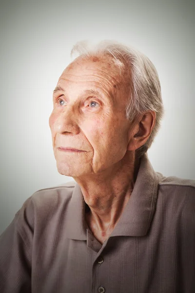高齢者の年配の男性の肖像画 — ストック写真