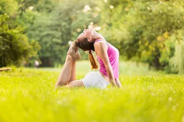 Exercitarea yoga — Fotografie, imagine de stoc