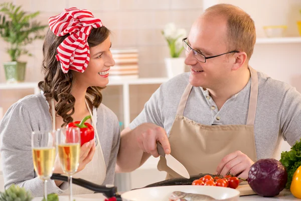 Happy couple in the kitchen — Stock Photo, Image