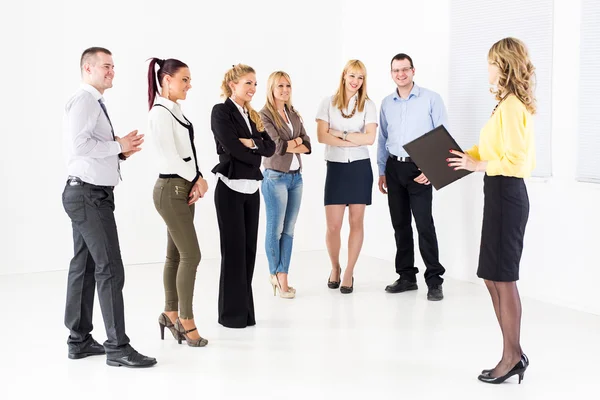 Empresaria Demostrando Plan de Trabajo — Foto de Stock