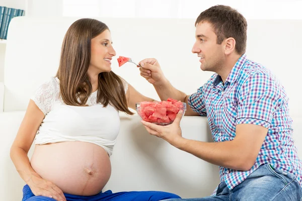Zwangerschap paar — Stockfoto
