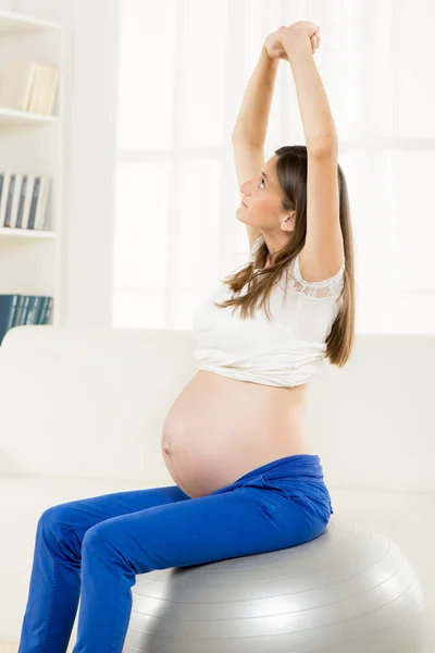 Mujer embarazada. — Foto de Stock