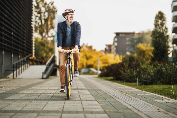 Successful Middle Aged Businessman Riding Bicycle His Way Work City — ストック写真