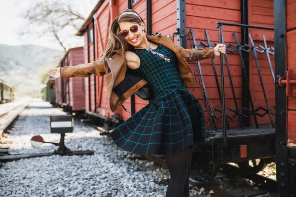 Beautiful Smiling Young Woman Standing Retro Train Entering Wagon Takes — Stock Photo, Image