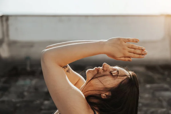 Relaxed Young Woman Practicing Yoga Rooftop Terrace Sunset —  Fotos de Stock