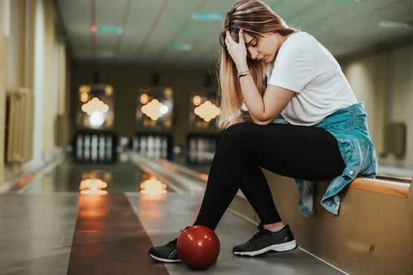 Young Exhaustion Woman Sitting Lane Feeling Disappointed Failure Throwing Bowling — Stockfoto