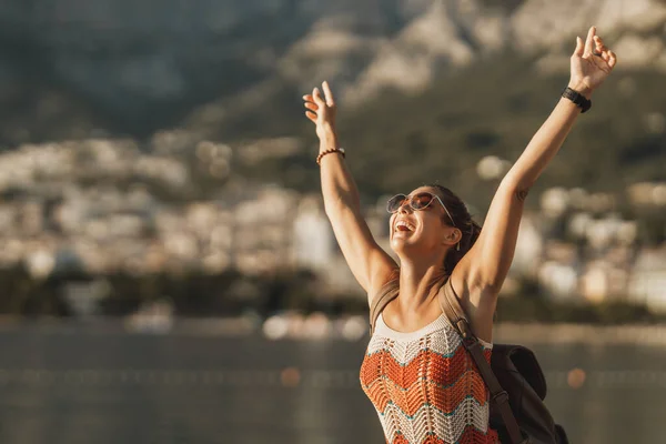 Attractive Young Woman Having Fun Enjoying Summer Vacation Mediterranean Seaside — Stockfoto