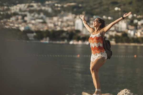 Attractive Young Woman Having Fun Enjoying Summer Vacation Mediterranean Seaside — Stockfoto