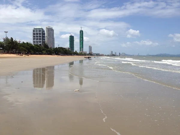 泰国旅游。芭堤雅海滩，大海，船海星 免版税图库照片