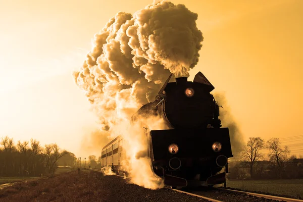 Velho trem a vapor retro — Fotografia de Stock