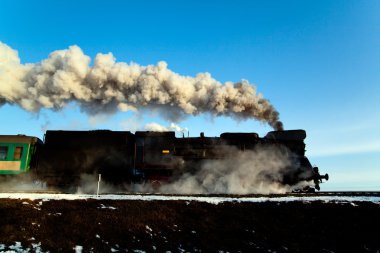 Eski bir buhar treni.