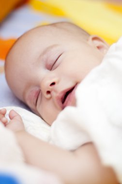 Bebek uyuyor