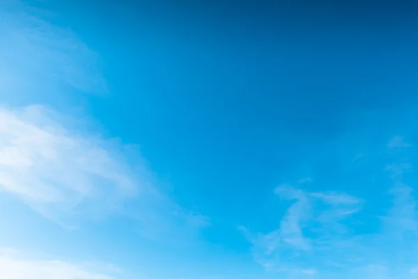 Céu azul profundo — Fotografia de Stock