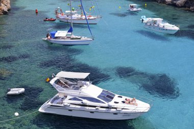 cala Pi Mallorca, İspanya (baleari Koyu'nda birçok turist