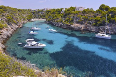 cala Pi Mallorca, İspanya (baleari Koyu'nda birçok turist