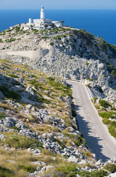 Faro en el Cabo Formentor en la Costa del Norte de Mallorca — Foto de Stock