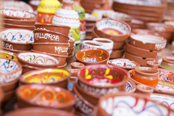 Kolorowe miski ceramiczne w mallorca — Zdjęcie stockowe
