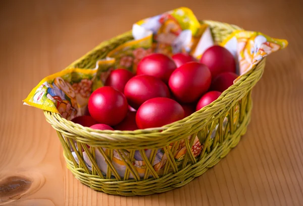 Uova di Pasqua rosse — Foto Stock