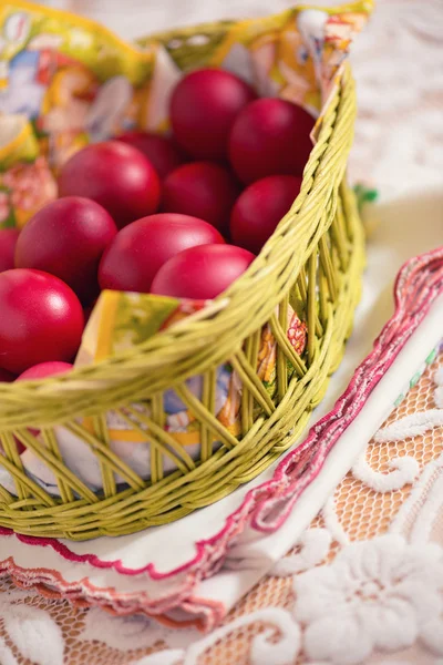 Uova di Pasqua rosse — Foto Stock